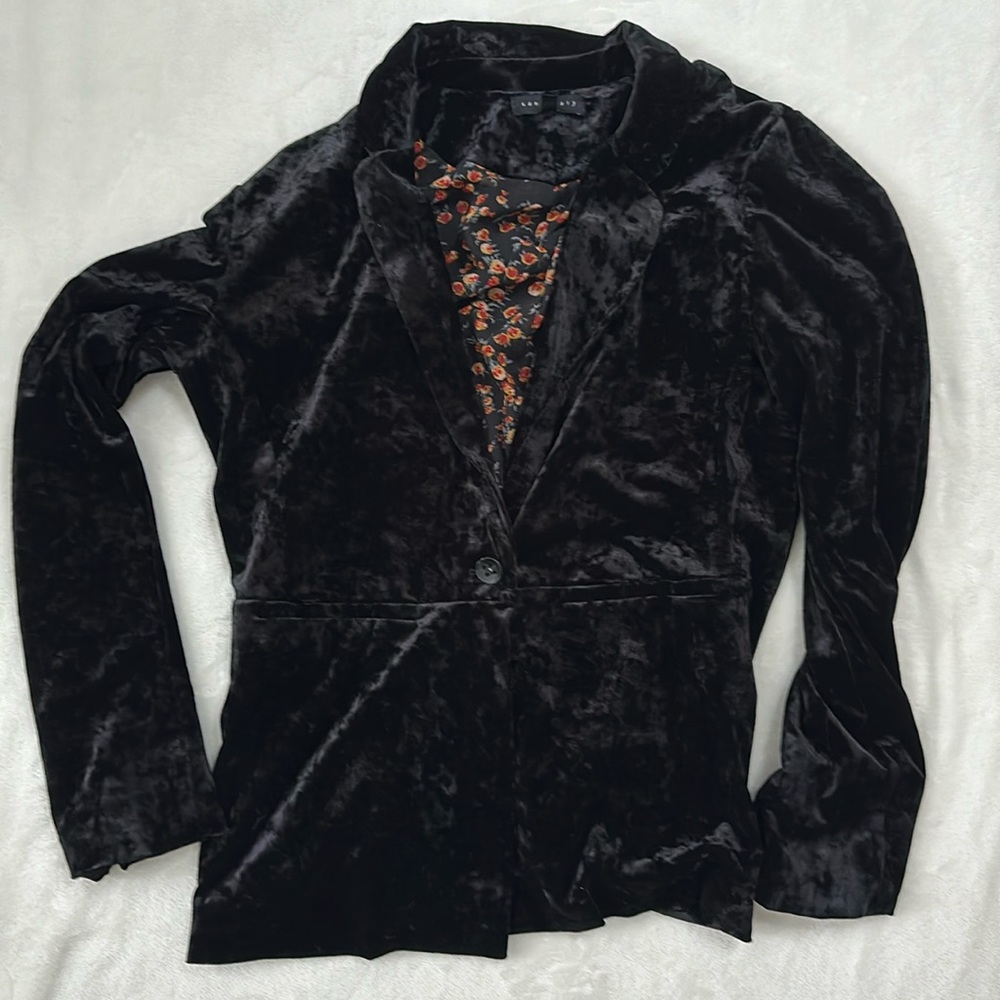 Sanctuary black crushed velvet blazer. Size Large.